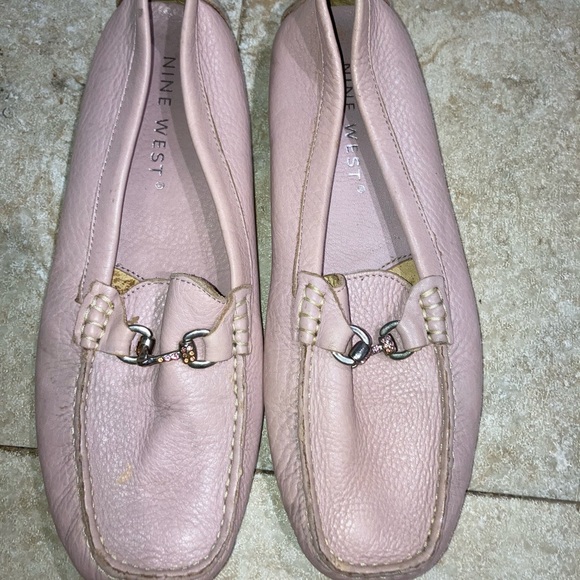 Light pink Nine West loafers. - Picture 2 of 7